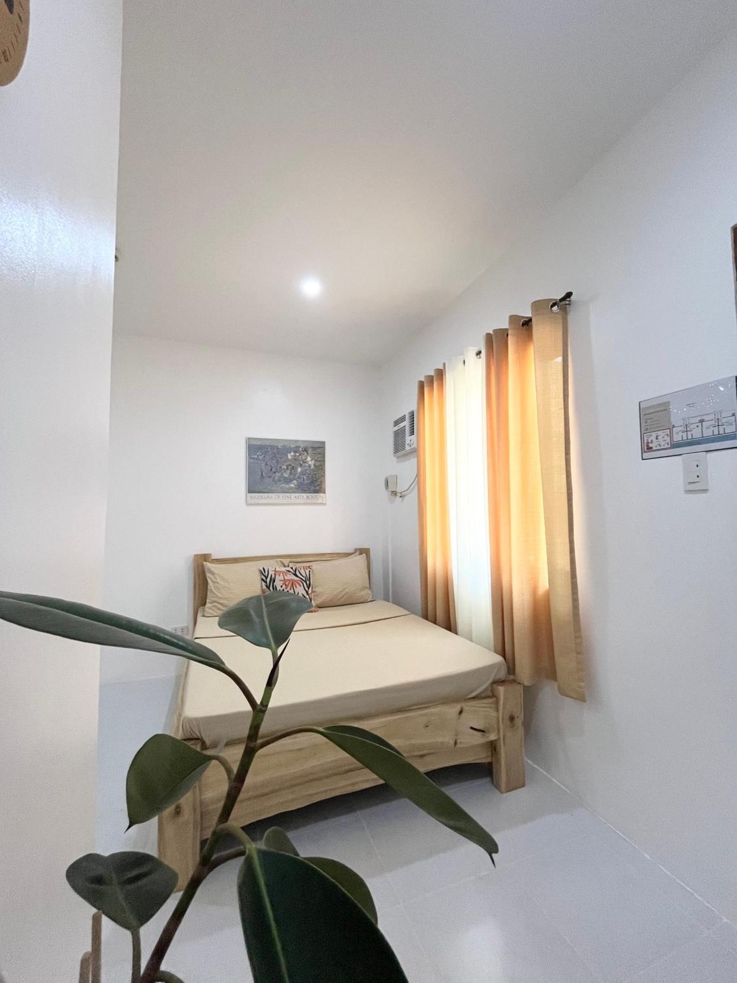 Sunnydale Apartelle -Room Accommodation Near Calatagan Beach Resorts Batangas Eksteriør billede