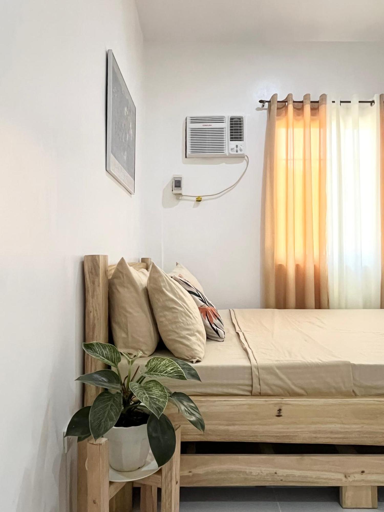 Sunnydale Apartelle -Room Accommodation Near Calatagan Beach Resorts Batangas Eksteriør billede