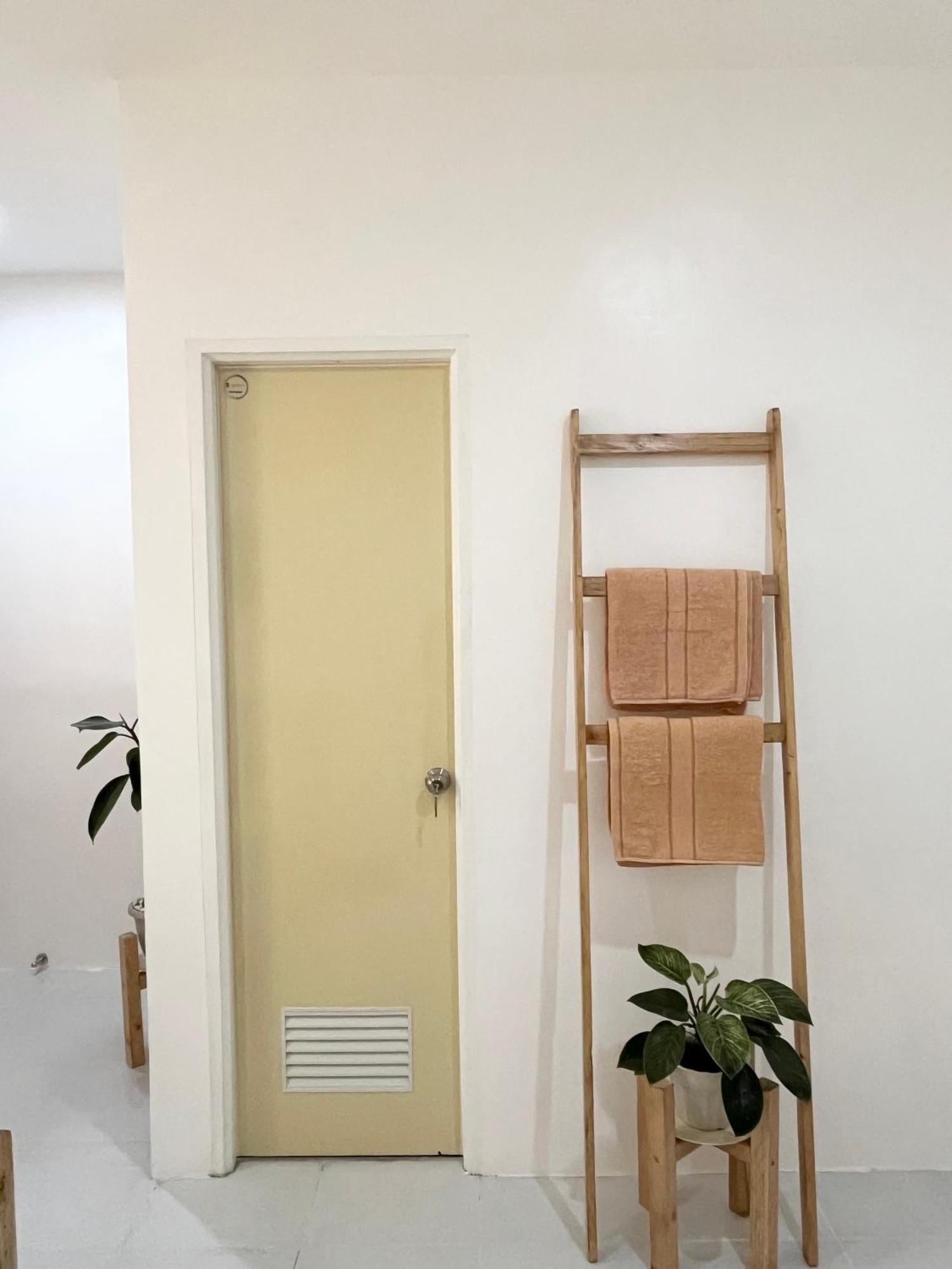 Sunnydale Apartelle -Room Accommodation Near Calatagan Beach Resorts Batangas Eksteriør billede