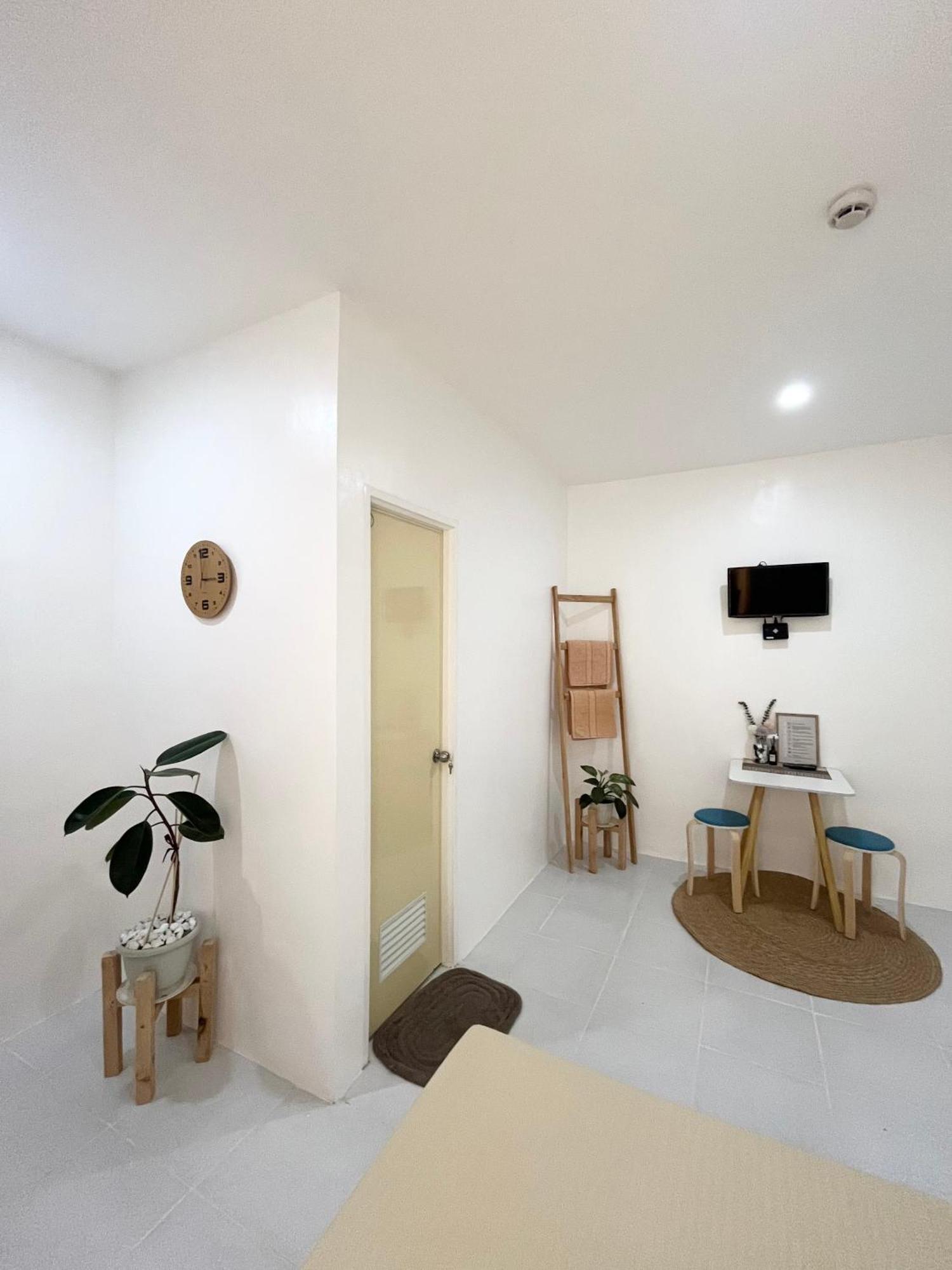 Sunnydale Apartelle -Room Accommodation Near Calatagan Beach Resorts Batangas Eksteriør billede